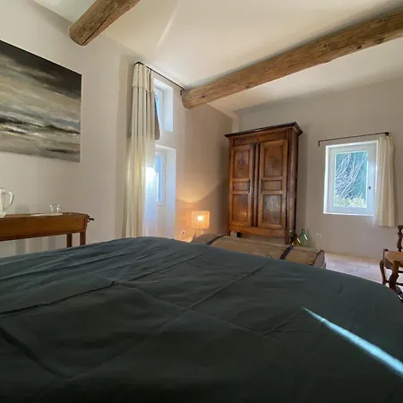 O Mas De Meze Guest house *